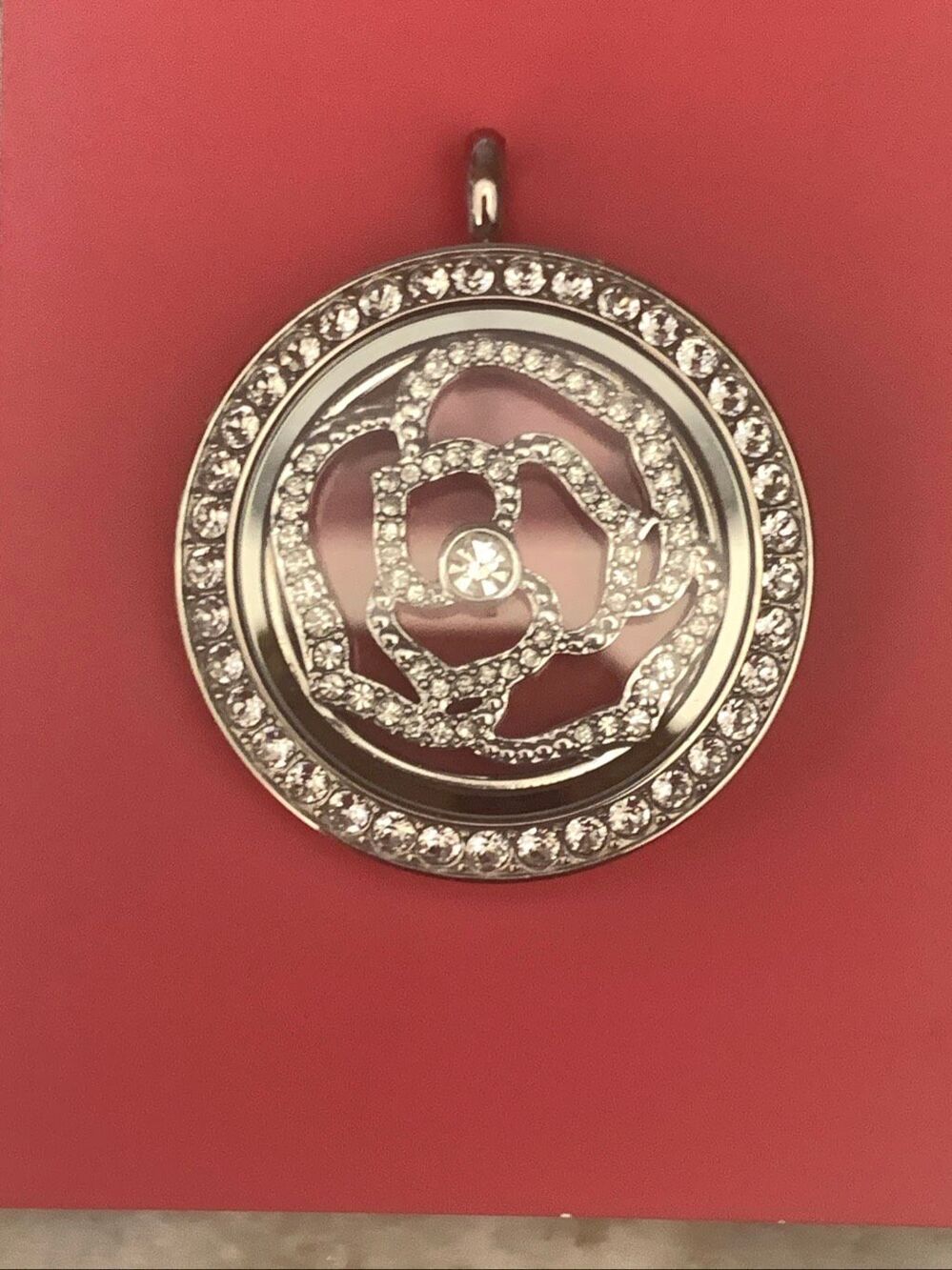 Origami Owl Crystal Locket with Crystal Rose insert #stunning locket
